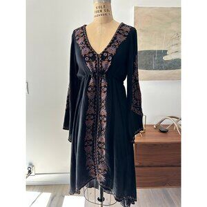 FREE PEOPLE Boho Embroidered dress Size M
